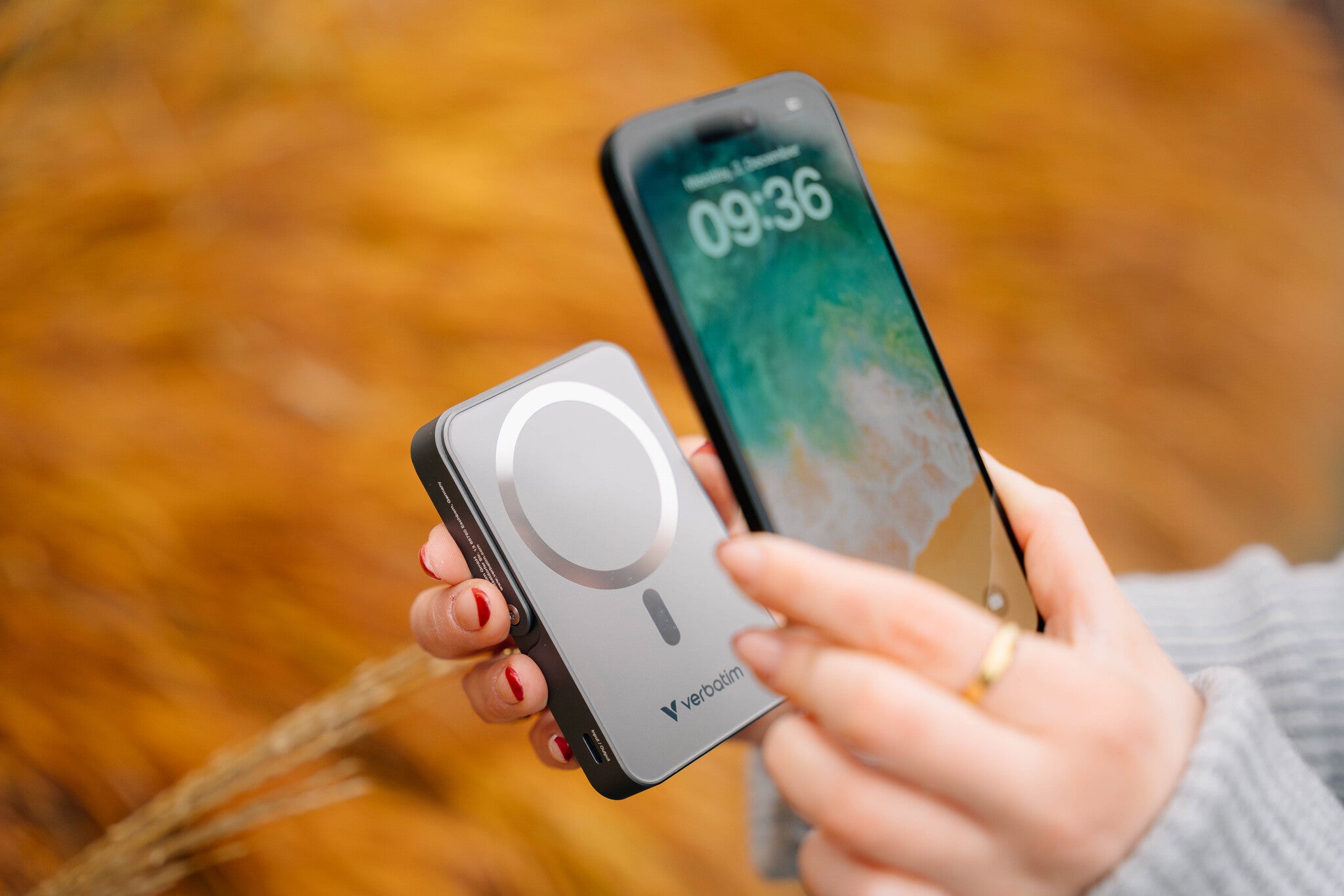 Verbatim Charge 'n' Go Magnetic Wireless Polímero de litio 10000 mAh Cargador inalámbrico Gris