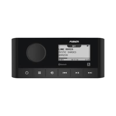 Sistema de Audio Marino / Pantalla LCD 2.3" / Bluetooth y ANT / 180 W Pico / 22 W RMS x 4 / 2 Zonas Multi-Zone / IPX6 e IPX7 / Compatible con AM, FM, DAB+, AUX / Actualizaciones Inalámbricas