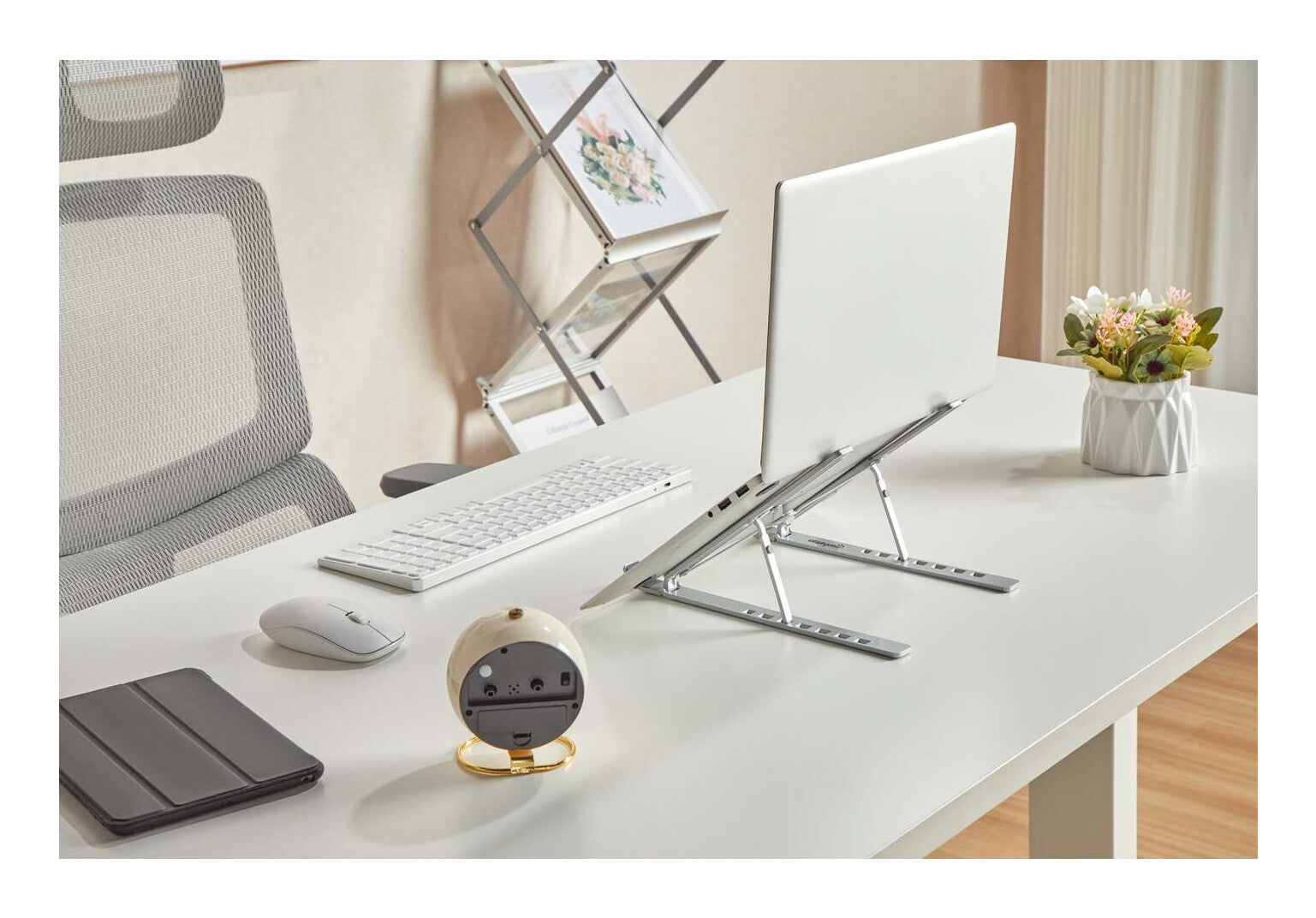 Manhattan Soporte ergonómico, plegable en siete posiciones, para laptops y otros dispositivos de hasta 15.6" y 5 kg (11 lbs.), ligero, aluminio de alta calidad, ventilado, color plateado
