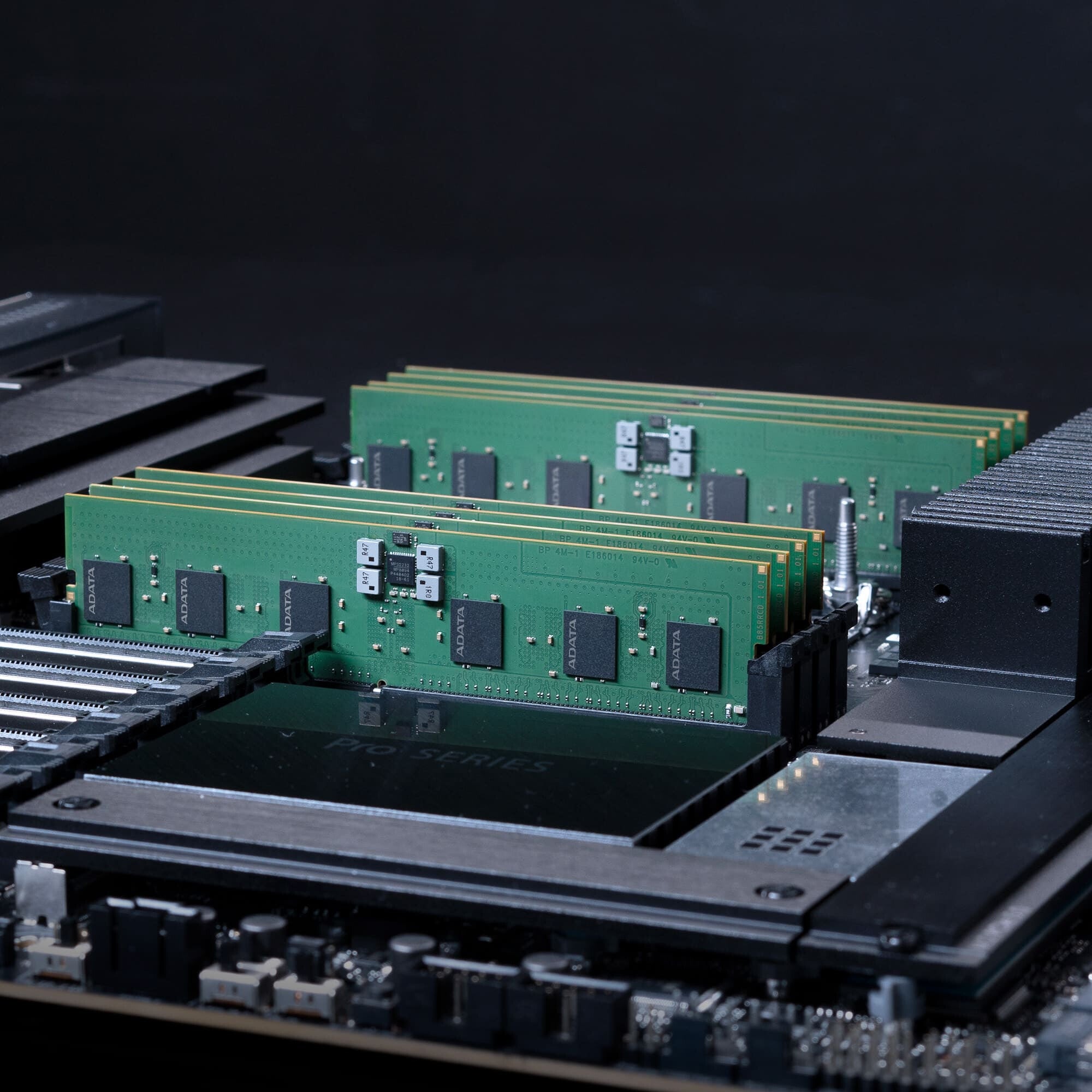 ADATA AD5R560032G20-SHYA módulo de memoria 32 GB 1 x 32 GB DDR5 5600 MT/s 288-pin DIMM ECC