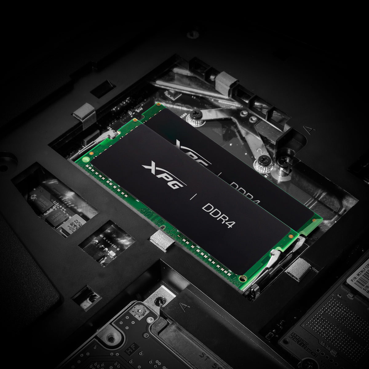 XPG HUNTER AX4S32008G22-SBHN módulo de memoria 8 GB 1 x 8 GB DDR4 3200 MT/s 260-pin SO-DIMM