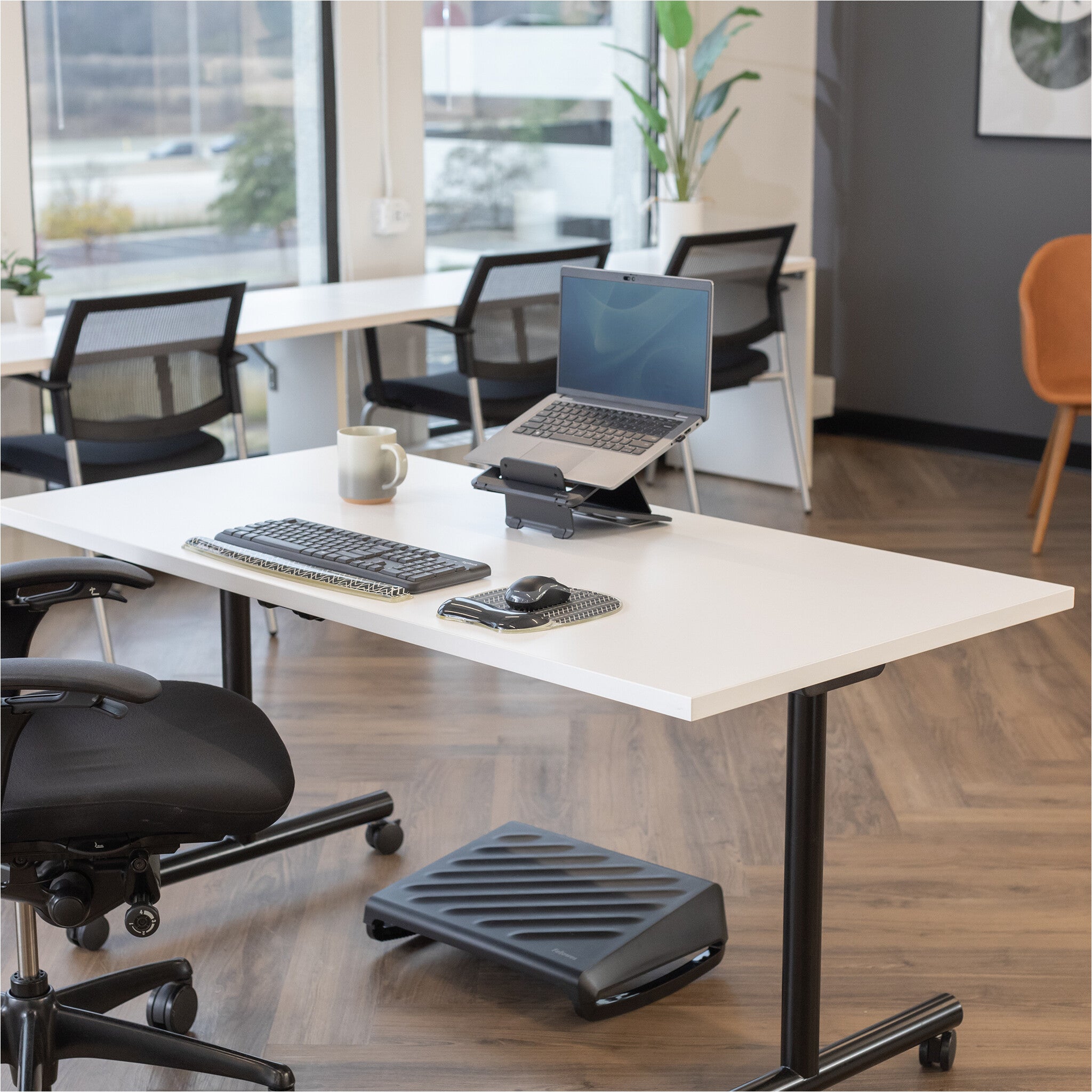 Fellowes Breyta Soporte para computadora portátil Negro 35.6 cm (14")