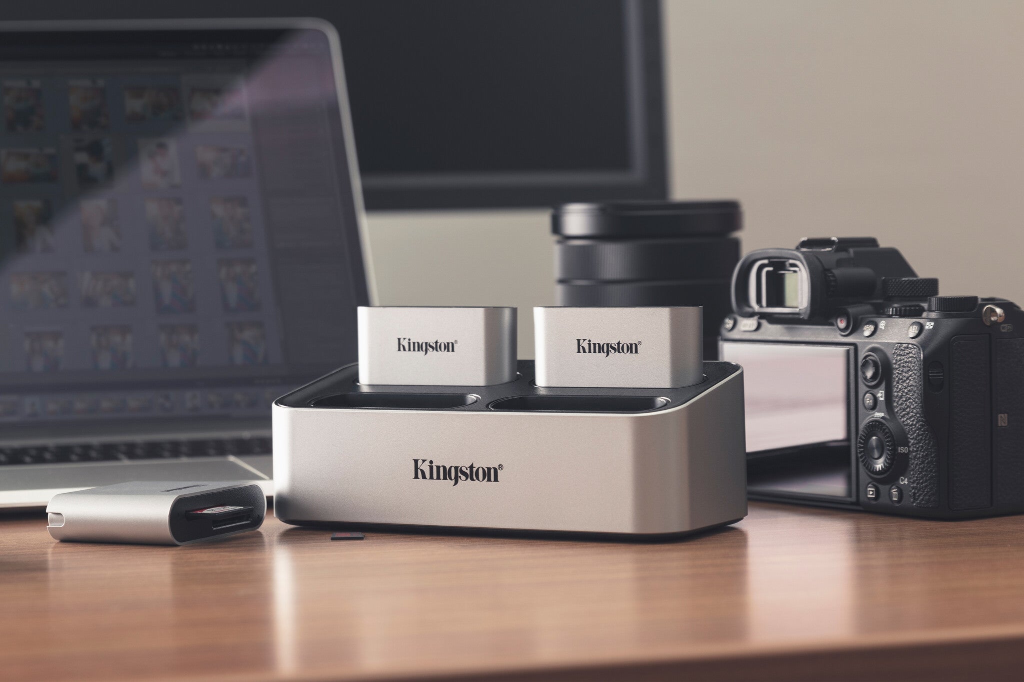 Kingston Technology Workflow Station USB 3.2 Gen 2 (3.1 Gen 2) Type-C Negro, Plata