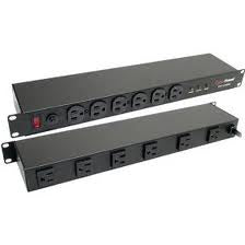 PDU Básico Para Distribución de Energía con Supresor de Picos, Con 12 Tomas NEMA 5-15R Traseras, 1UR, 15 Amp, 120 Vca, 1800 Joules de Protección