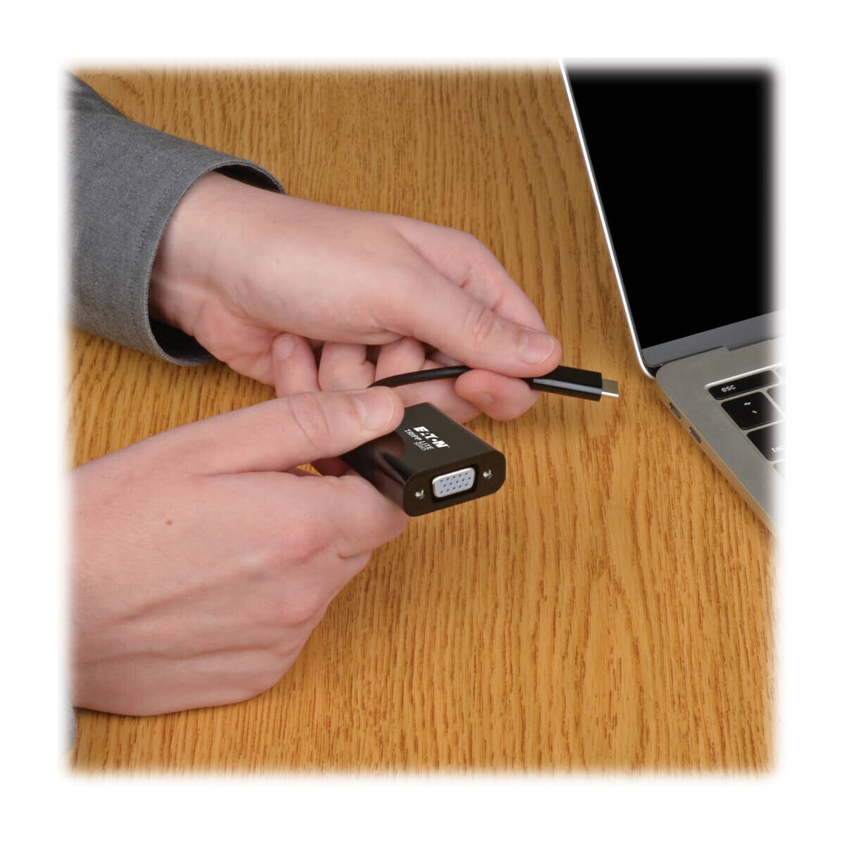Tripp Lite U444-06N-VB-AM Adaptador USB-C a VGA con Modo Alterno - DP 1.2, Negro