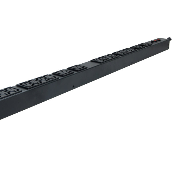 PDU Básico para Distribución de Energía, Entrada 200-230 Vca NEMA L6-30P, Con 16 Tomas C13 y 4 C19, de Instalación Vertical, 30 Amp, 220 Vca