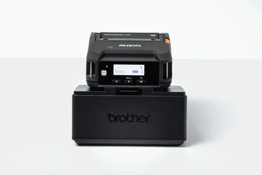 Brother PA-CR-005 cargador de dispositivo móvil Impresora portátil Negro Interior