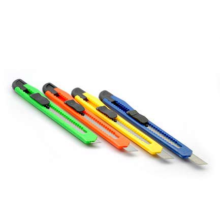 CELICA SMALL PLASTIC CUTTER 17CM/18MM BLADE