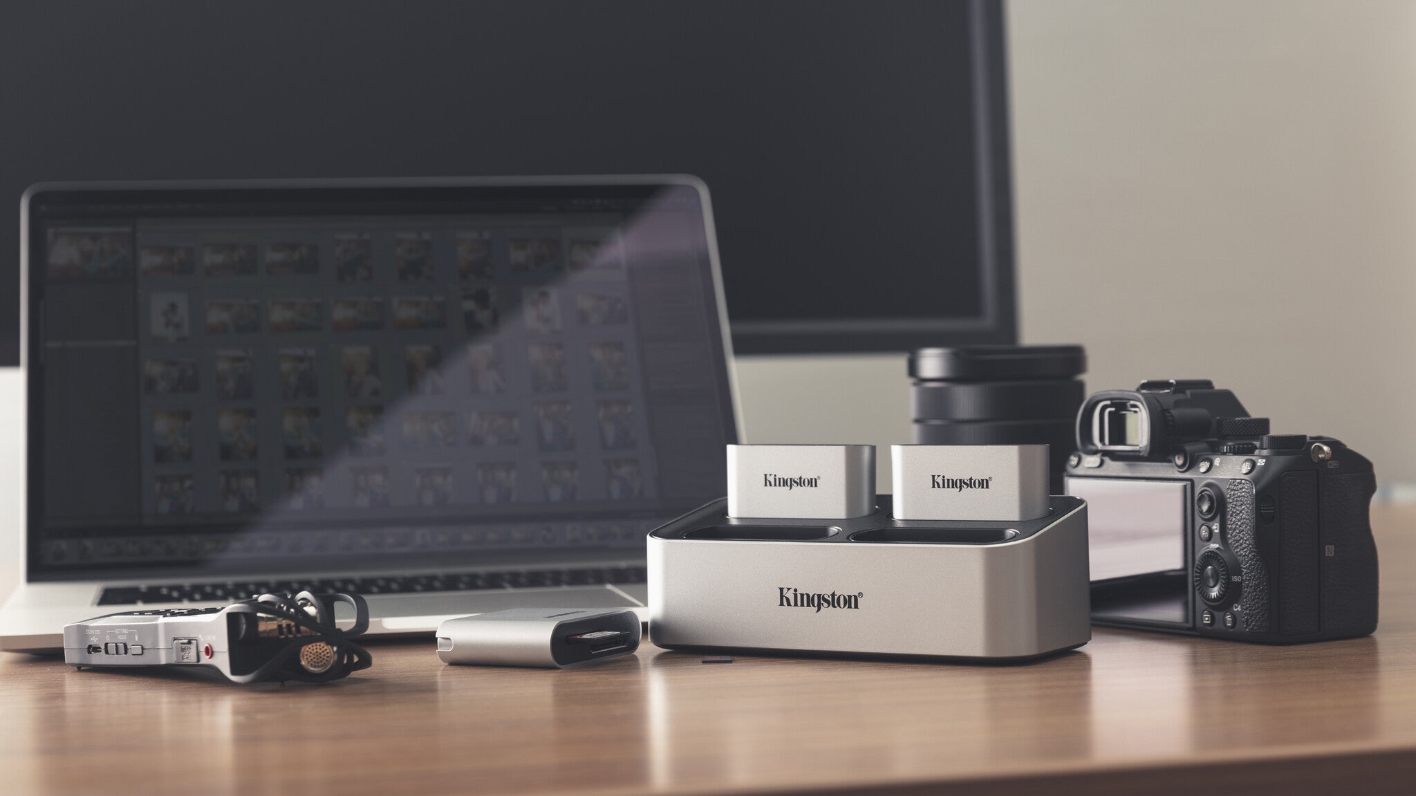 Kingston Technology Workflow Station USB 3.2 Gen 2 (3.1 Gen 2) Type-C Negro, Plata